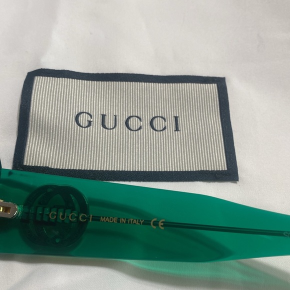 GUCCI SUNGLASSES GREEN ๐ฅโค๏ธ LIKE NEW
Authentic ๐ฅ - Picture 6 of 10